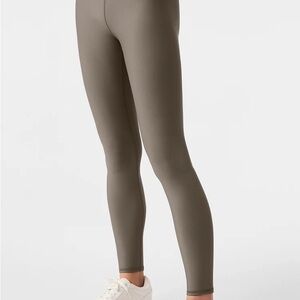 ALO Yoga Olive Leggings with High-Waist and Moisture-Wicking Fabric